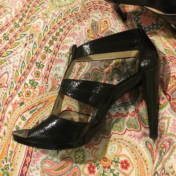 MICHAEL Berkley T-Strap Sandals (heels) - Picture 2 of 4