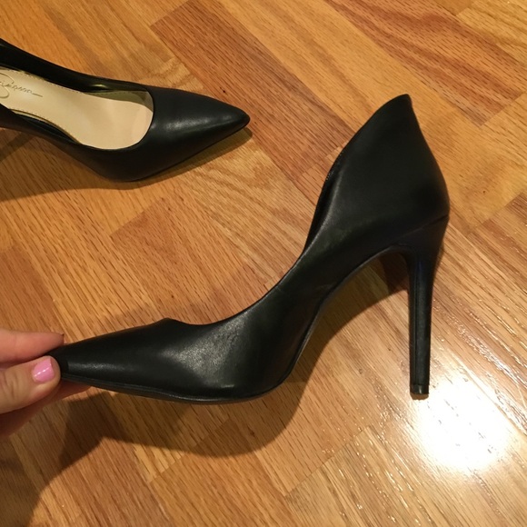 7.5 Jessica Simpson black pumps! - Picture 2 of 3