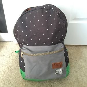 Herschel/ summer back bag⚡️ zipper broke see pic⚡️