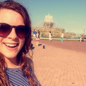 Meet your Posher, Caitlin