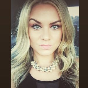 Meet your Posher, Izabela