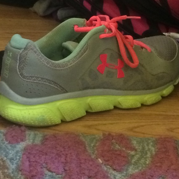 UnderArmor Sneakers