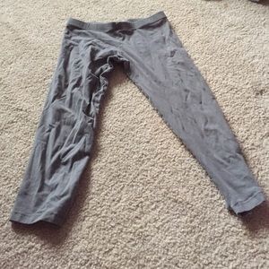 Dark legging capris