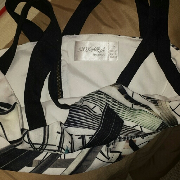 Crop Top Black & White - Picture 4 of 4