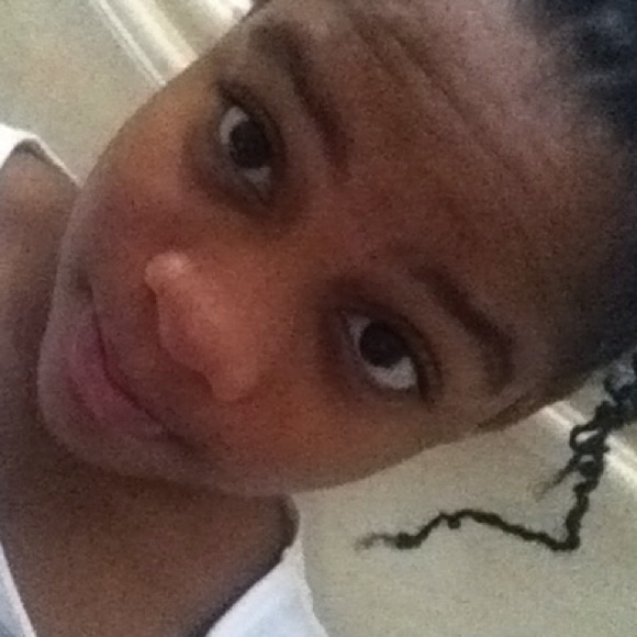 Meet your Posher, Shanel