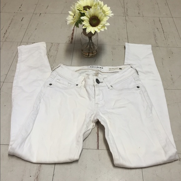 White bullhead skinniest jeans. Size 00 regular