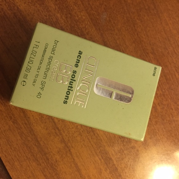 Clinique Acne Solutions BB Cream Light medium