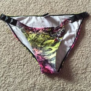 Large sinful bottoms