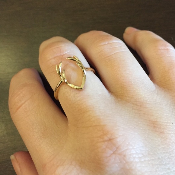 💥THURSDAY SALE💥Gold Deer Antler Ring - Picture 2 of 2