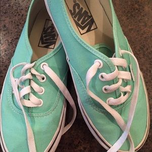 Women's US6 casual canvas sneakers from Journeys