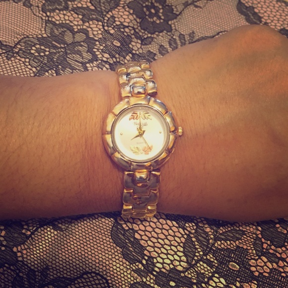 Black hill gold watch