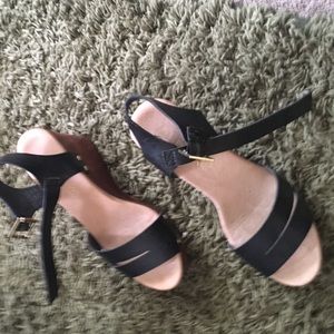 Aldo wedge 3 1/2 heel sandals.  Very cute!