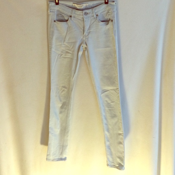 Light wash denim jeans
