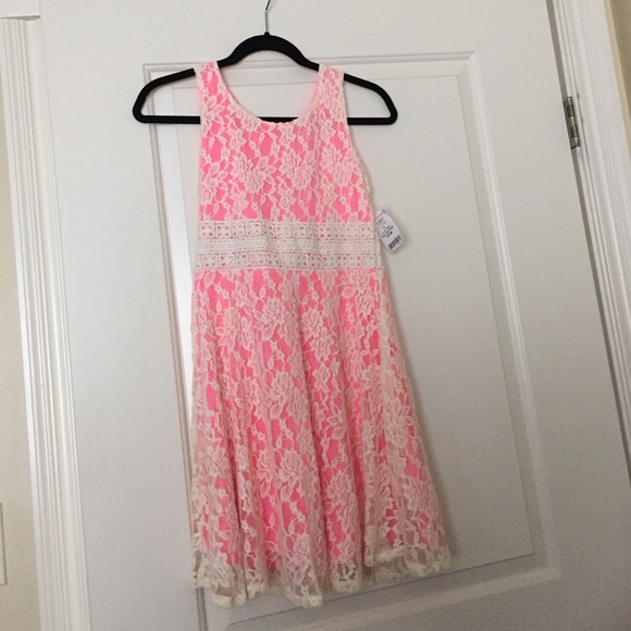 Pink dress - Picture 3 of 3