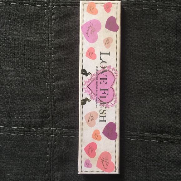 Too faced love flushed palette