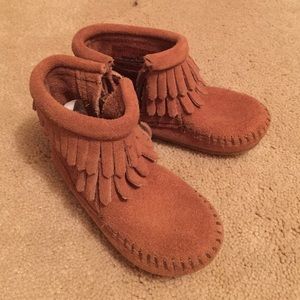 Minnetonka moccasins size 3