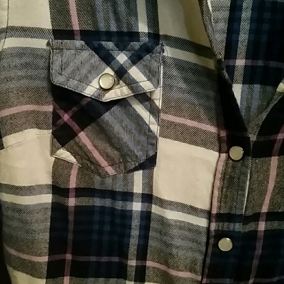 Blue and pink flannel! - Picture 2 of 3