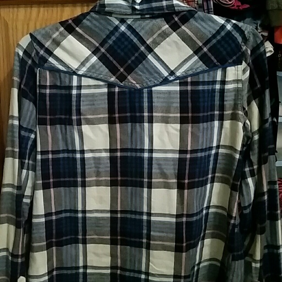 Blue and pink flannel! - Picture 3 of 3