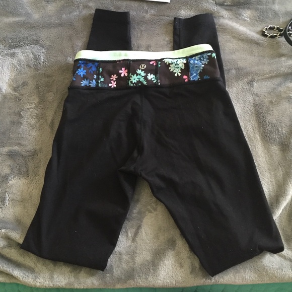 Lululemon athletica yoga pants