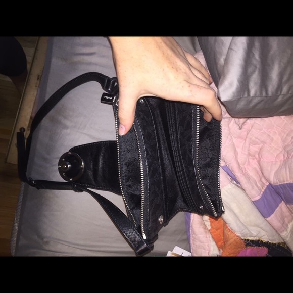 Michael Kors Crossbody & Wallet - Picture 2 of 4