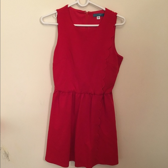 Red dress - Picture 2 of 4