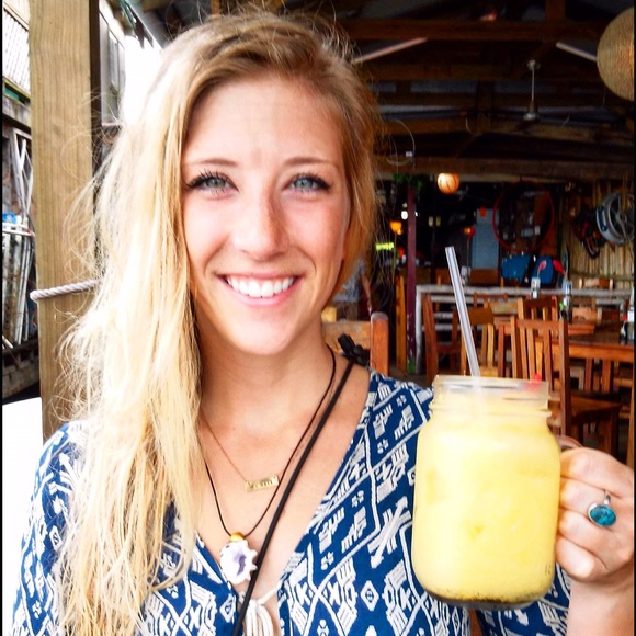 Meet your Posher, Heather - Picture 2 of 2