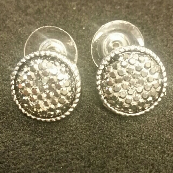 Hematite Caviar Earrings - Picture 2 of 3