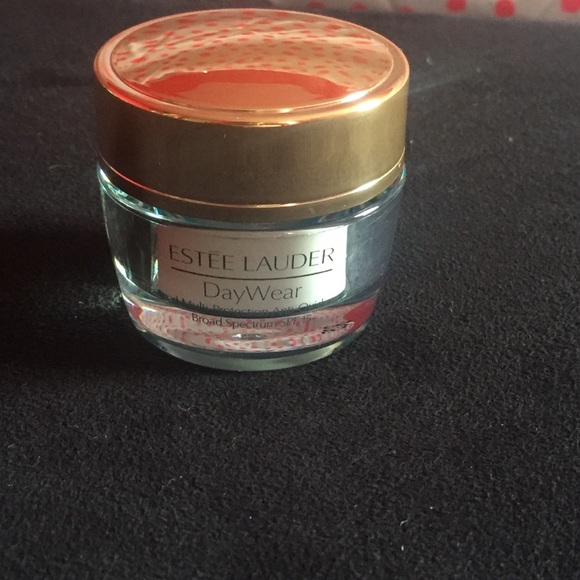 Estée Lauder day wear