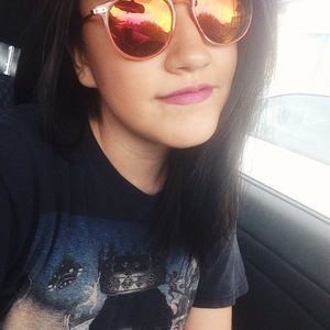 Meet your Posher, Christina