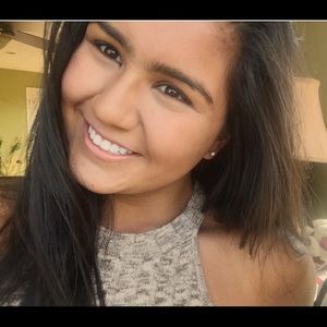 Meet your Posher, Alisha