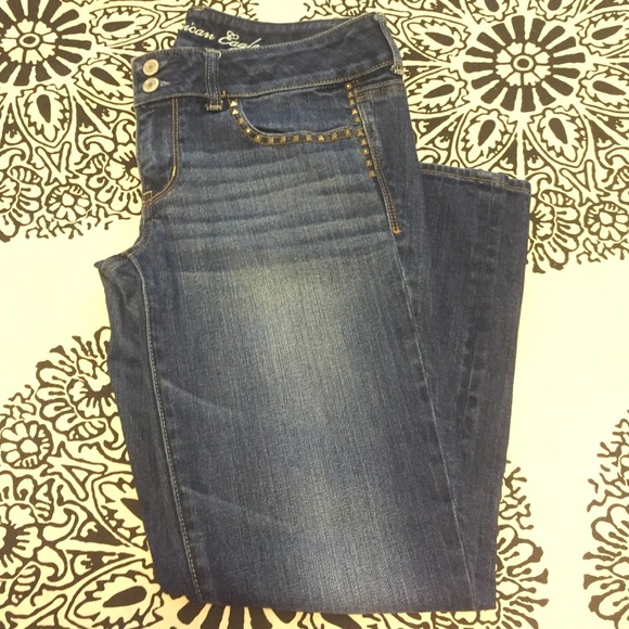 Jean capris with studded pockets