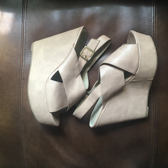 Tan Forever 21 Sling back - Picture 3 of 3