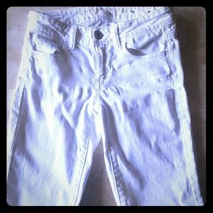 White skinny jeans