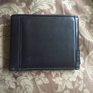 Men's TUMI wallet LIKE NEW