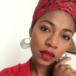 Meet your Posher, Victoria