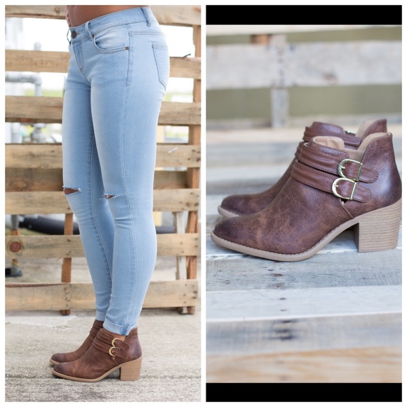 Cognac double buckle stacked bootie - Picture 3 of 4