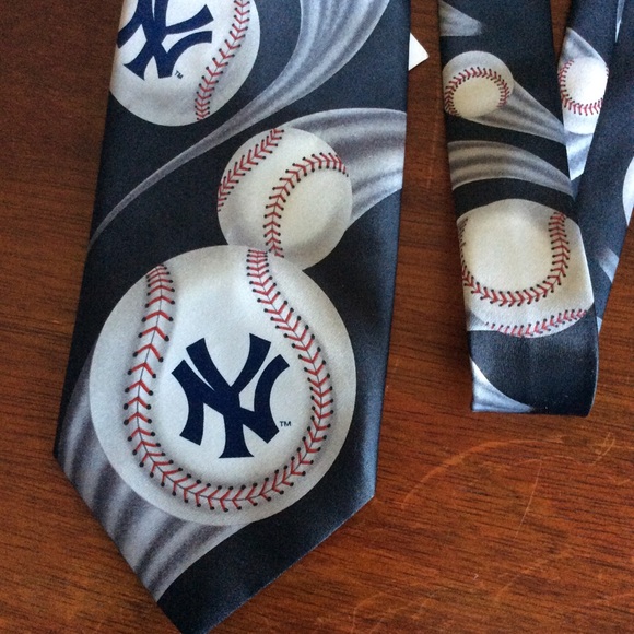 NY Yankees tie NWT