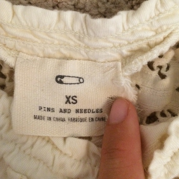 Urban Outfitters Croptop - Picture 3 of 3