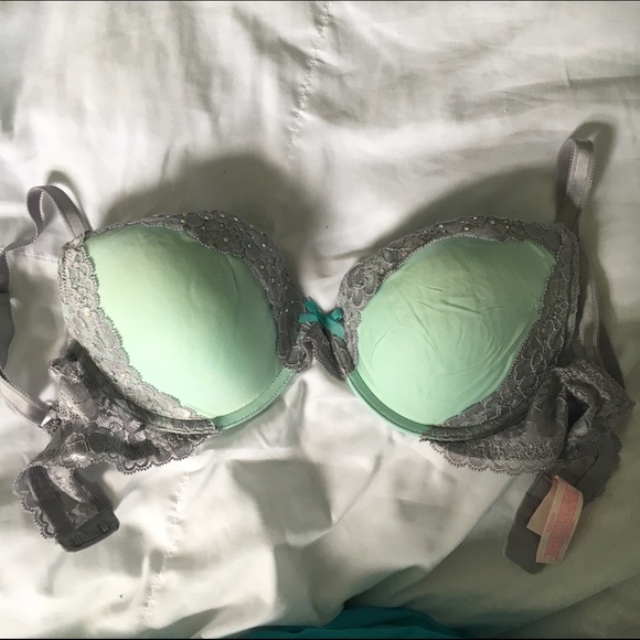 32dd bra - Picture 2 of 3
