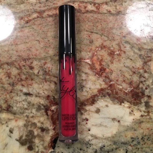 Kylie Jenner lip single