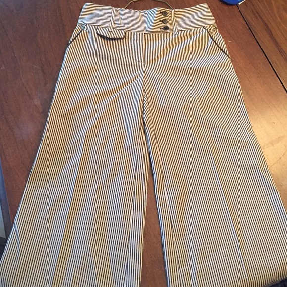 BCBG MAXAZRIA super cute dress pants!