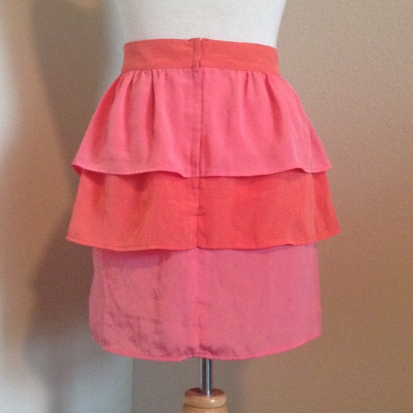 Layered Peplum Pencilskirt - Picture 2 of 2