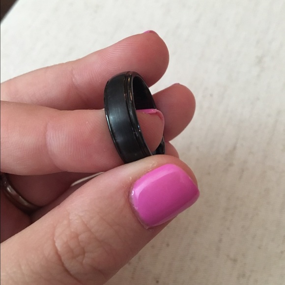 Ring - Picture 3 of 3