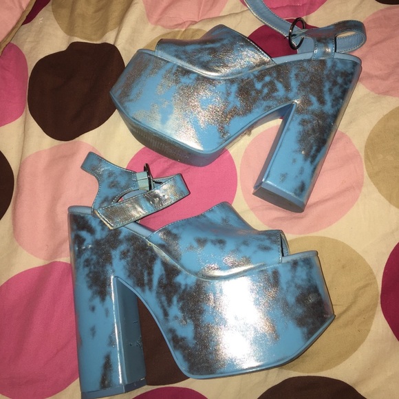 Y.R.U heels