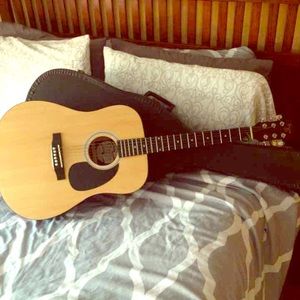 Virgin Acoustic Guitar Like New w Case