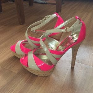 NWT Guess size 7.5 heels