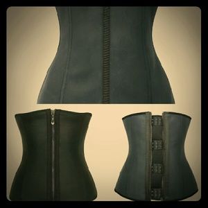 Latex Waist Trainer With Zipper and Hooks
