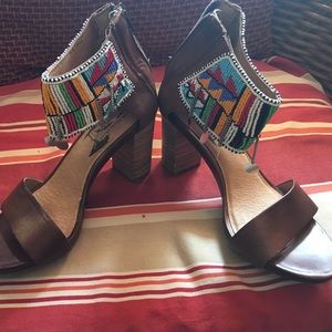 Pikolinos maasai heels