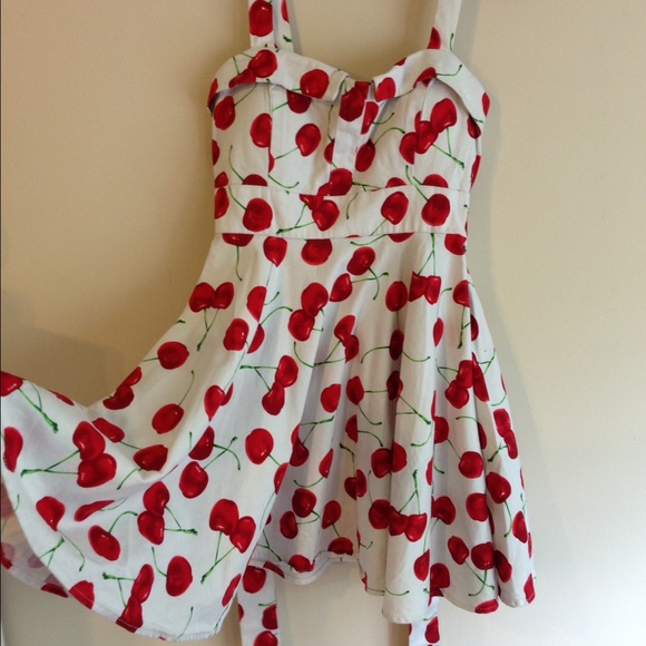 Adorable vintage-inspired pleated cherry dress!
