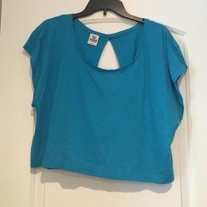 Open back VS Pink crop top